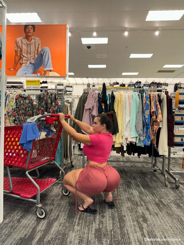 Rate my big ass from 1 to 10 ๐๐๐ฅต๐ฅ